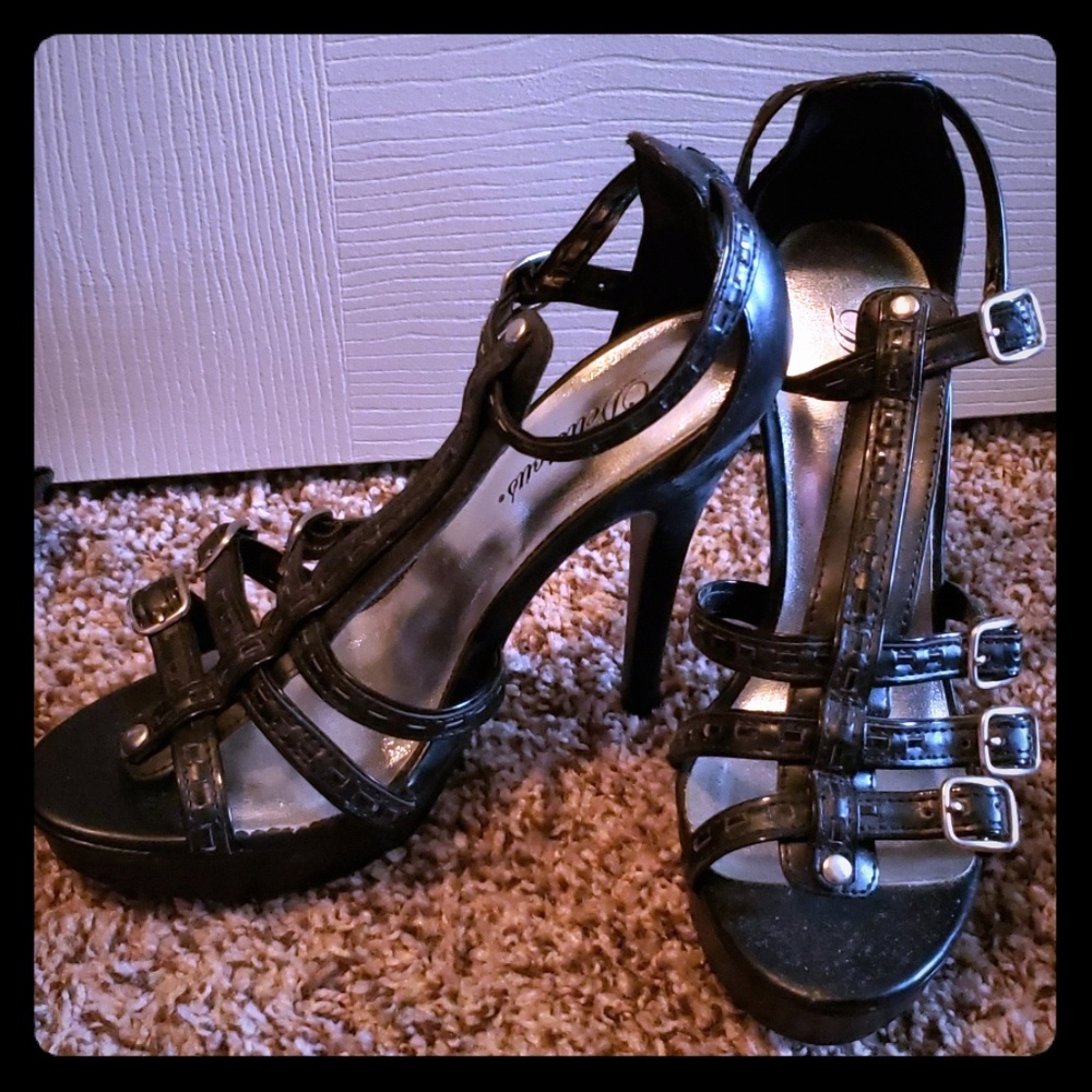 Delicious Black Stiletto Heels